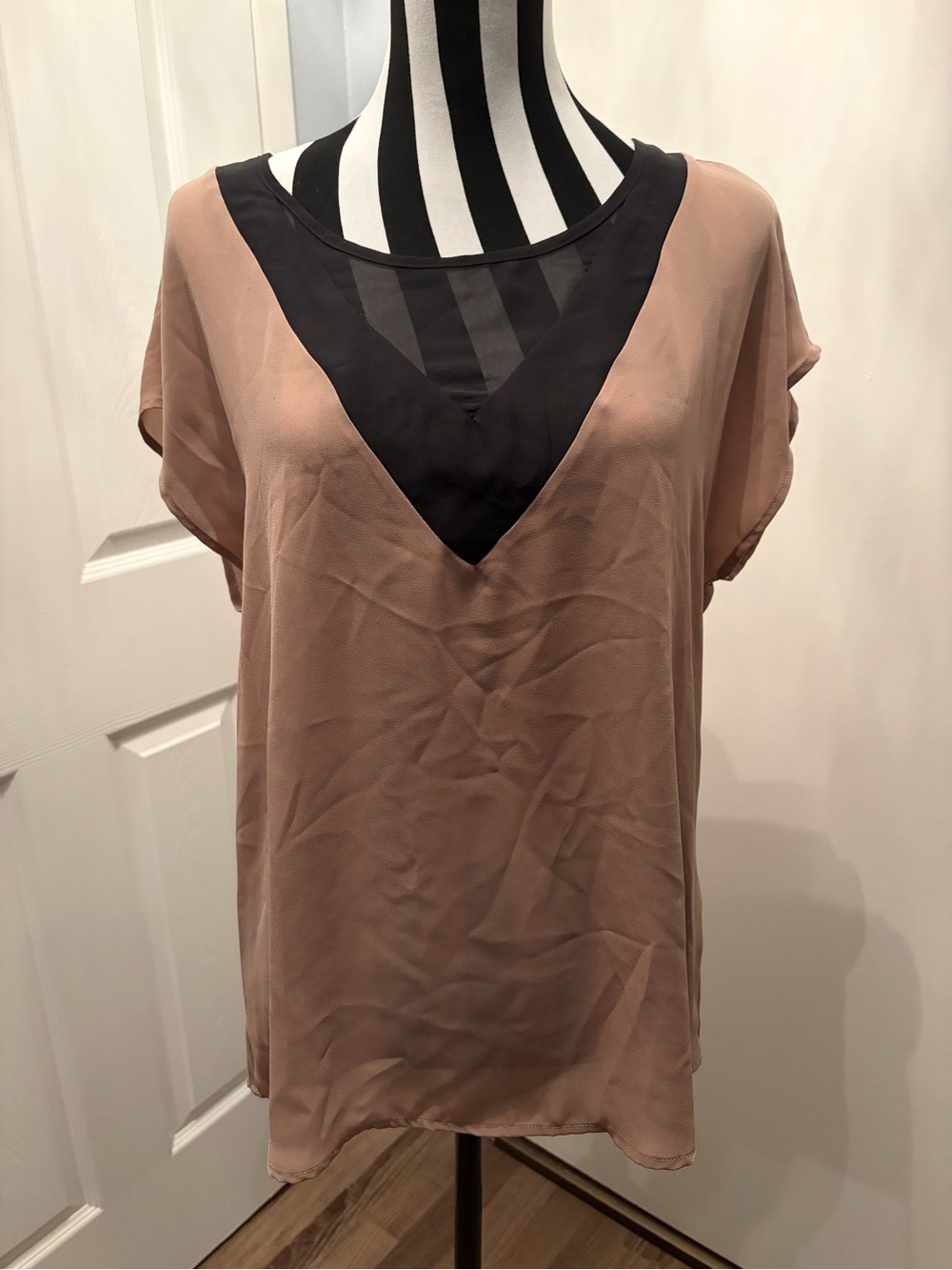 Pleione Mauve-Taupe Short Sleeve Blouse with Black V-Inset